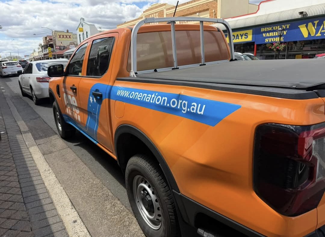 FranMooMoo's tweet photo. Police are chatting to this leftard after he thought it was a good idea to kick in the side of a One Nation car this morning in Laidley, QLD. The left are really showing themselves up for who they really are - bullies who resort to aggression and violence when they don't get their own way. It's absolutely time to teach these intolerant idiots a lesson at the ballot box!