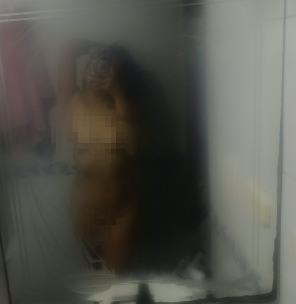 ValentinaKroms's tweet photo. Ya estoy lista para dormir
¿Quien quiere ver mi pijama? 
🤑😈
#chudai #latina #onlyefansbabe #hotwife #swingersméxico https://t.co/ovag6STIr5