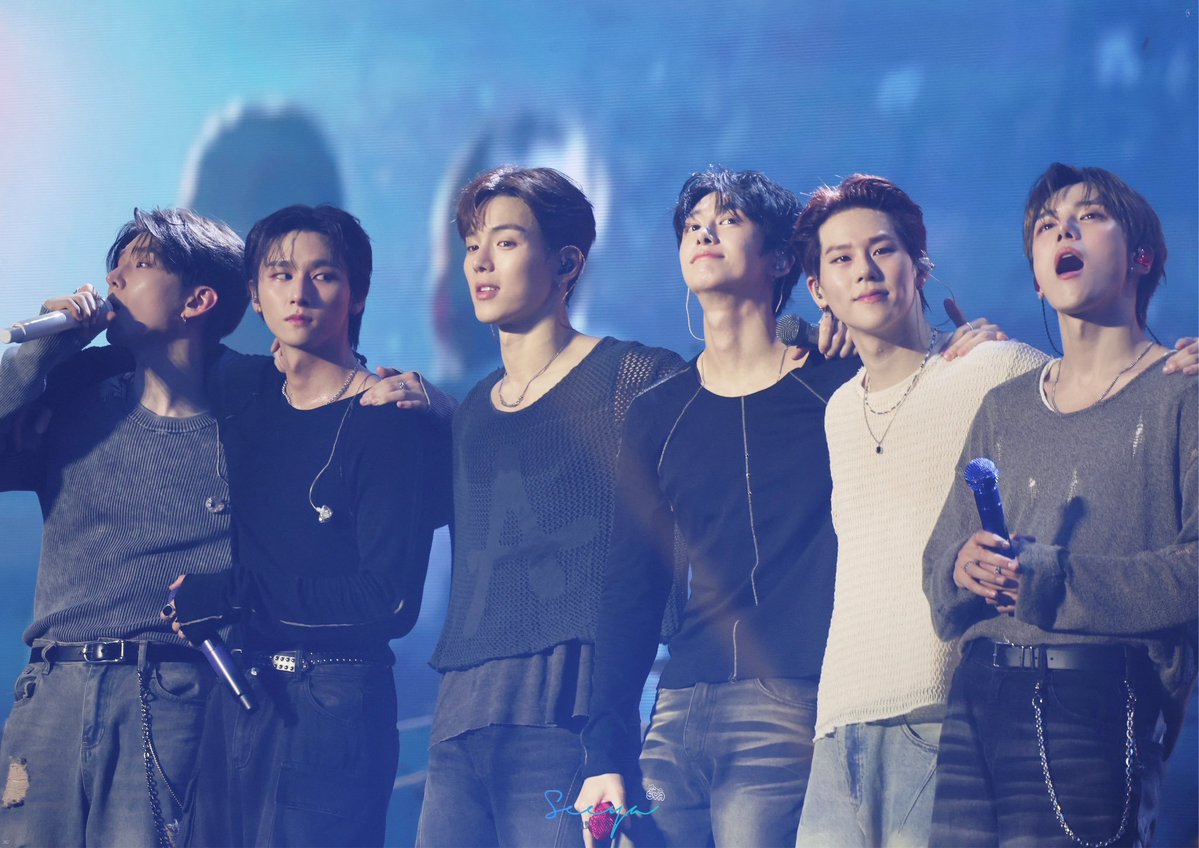 Hi_Monsta_X's tweet photo. 몬스타엑스 진짜 개얼탱이없는게
피지컬부터가 말도안되고
능력치 구멍 하나도 없고
팬들이랑 존나 잘놀고
거를타선 없이 다채롭게 잘생긴게 너무 놀라움
먼치킨도 이런 먼치킨이 없음

스타쉽 어케했누 https://t.co/OsHJm513Rd