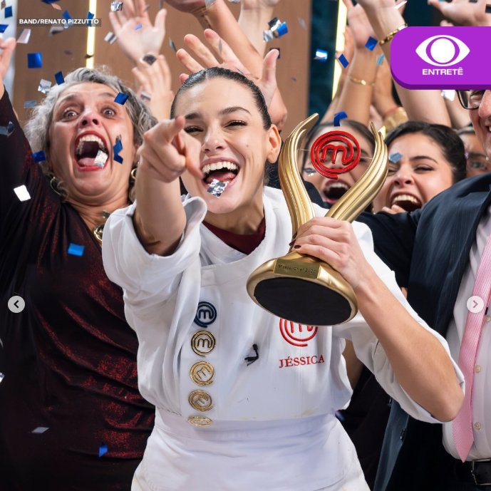 saahfeed's tweet photo. Que lindaaaa! Mereceu demais Jessica!  Arrasou!👏👏🙏🥰

"Jéssica é a grande campeã do #MasterChefBR! A bombeira conquistou o troféu de melhor cozinheira da temporada!" 👩‍🍳 https://t.co/BCFo64wgQI
