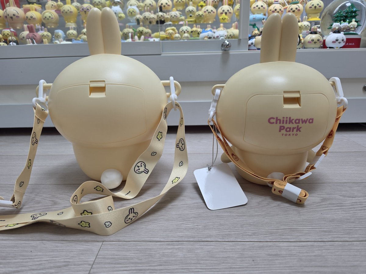 Uusagi_____yaha's tweet photo. 왼) 한국 CGV 팝콘통
오)일본 파크 팝콘통 https://t.co/8sMu8GsGD2