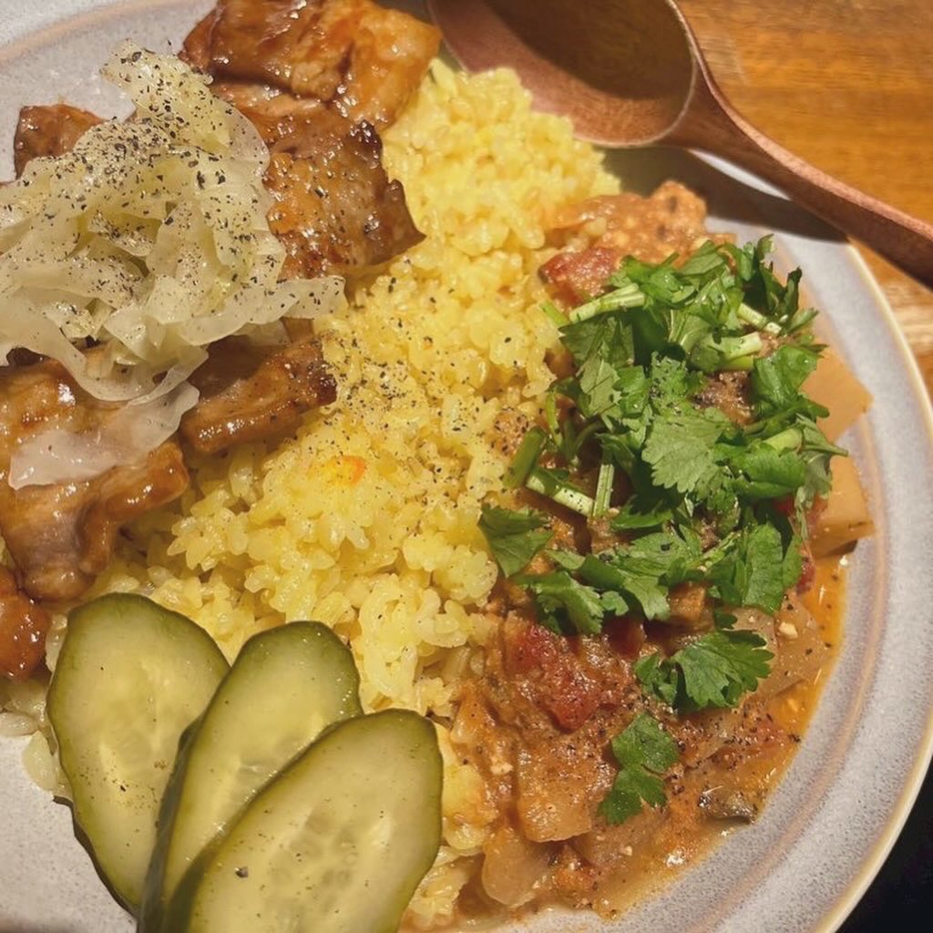 amuless's tweet photo. 水曜Ajitoランチやとります(^-^)/♪
今のカレー☆豚ごぼうカレー/鯖レンコンのタイカレー☆
カレー2種類又は帯広風豚丼とのハーフ&amp;ハーフもおすすめです＼(^-^)／
#中野坂上
#カレー
#新中野
#ランチ
#テイクアウト https://t.co/ikDFLt17sf