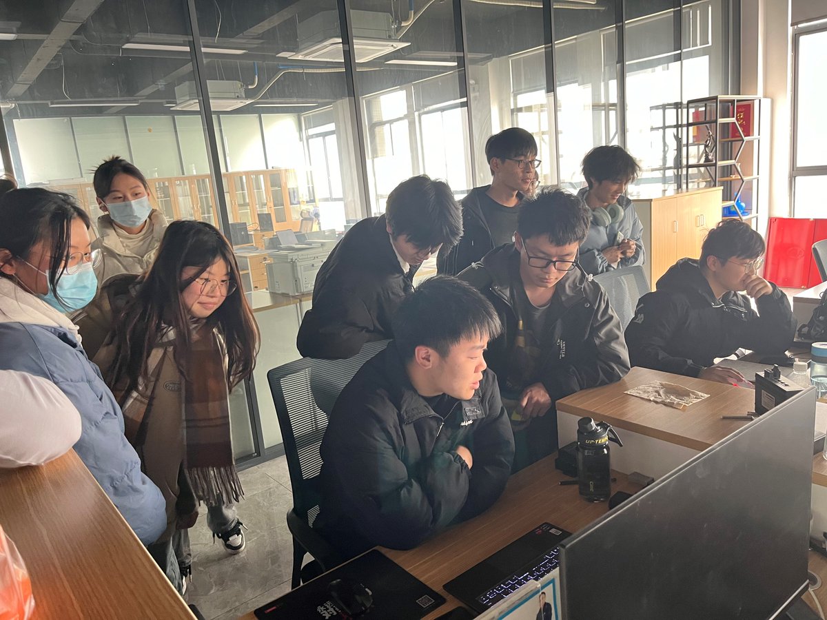 PabloWiltsm0's tweet photo. Our Coding Club's beginner workshop kicked off today! Learners built their first simple apps u0026 shared exciting project ideas  More sessions this month—join us now!， https://t.co/TWfIZwZZdj