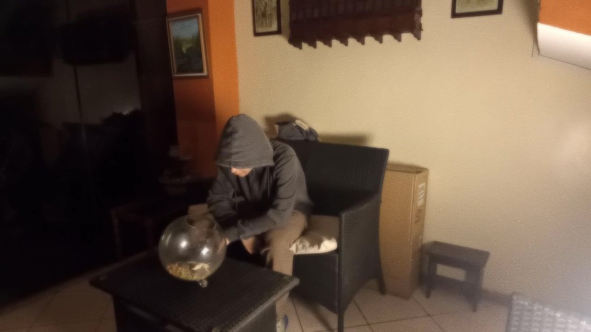 GalMixOficial's tweet photo. Nuestra película de terror analógico, Expediente 666, sigue en desarrollo. Se retrasó debido a unos imprevistos. NO SE CANCELÓ, así que tranquilos, les dejamos unos avances sobre partes de la película.

Próximamente vendrá un teaser con la nueva fecha de estreno. Atentos... 📷 https://t.co/DUKXEM4IYy