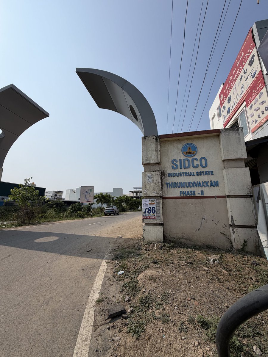vishkrish7's tweet photo. This is the status of the road in Thirumudivakam SIDCO, a major manufacturing Hub! 

Please take action @CMOTamilnadu @Keerthana4VNR 

@UpdatesChennai help amplify please! 
It is embarrassing to bring in foreigners through this road! https://t.co/qMq8Q1sJ47