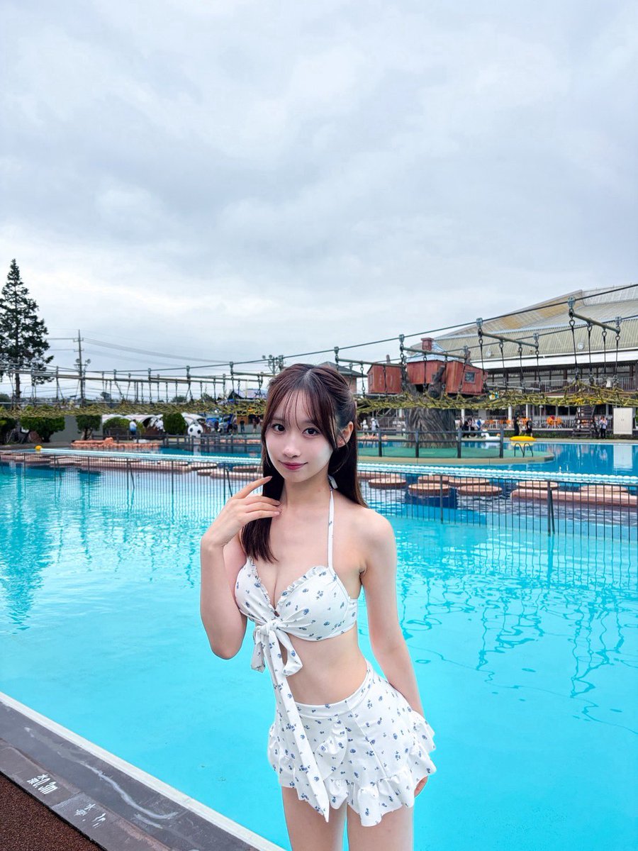 yui_2g's tweet photo. #近代麻雀水着祭2026 
1部 ありがとうございました~🤍🫧

ファッションショーの衣装だよ~似合う~？

撮りに来てくれたみんなありがとっ
チェキもありがとっ
とっても嬉しかったです！

このあと2部もよろしくね~>  ̫ <

 #辻優衣  #いかなきゃキンマー https://t.co/Oub9UD3ZiD