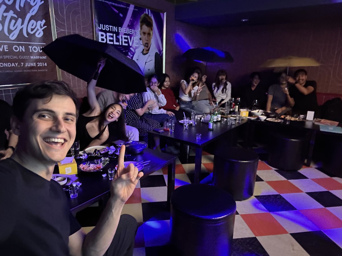 Zaapi_Official's tweet photo. 🎤 Team karaoke reveals a different side of your colleagues.

Some play it safe. Some reveal hidden talent. And some perform like it’s their own concert.

Questionable vocals, great laughs, even better company.

#Zaapi #TeamCulture #LifeAtZaapi https://t.co/tloB2IWvHH