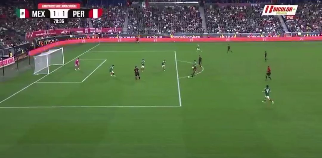 locosxmary87411's tweet photo. La imagen que todos vimos hoy. Qué les dije? Otro partido más de Alex Valera sin goles en la Selección Peruana 🇵🇪. Los únicos que lo defienden son los hinchas 🐔que no saben de fútbol fuera del país ni les importa. https://t.co/1pIORol8GV