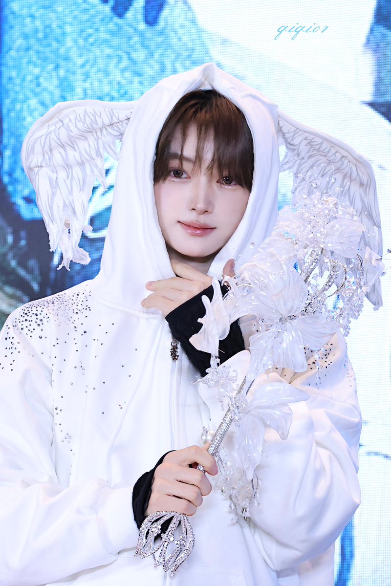 qiqi_070105's tweet photo. 260118
My angel🪽
#한진 #HANJIN #ハンジン https://t.co/y7uetzfnHZ