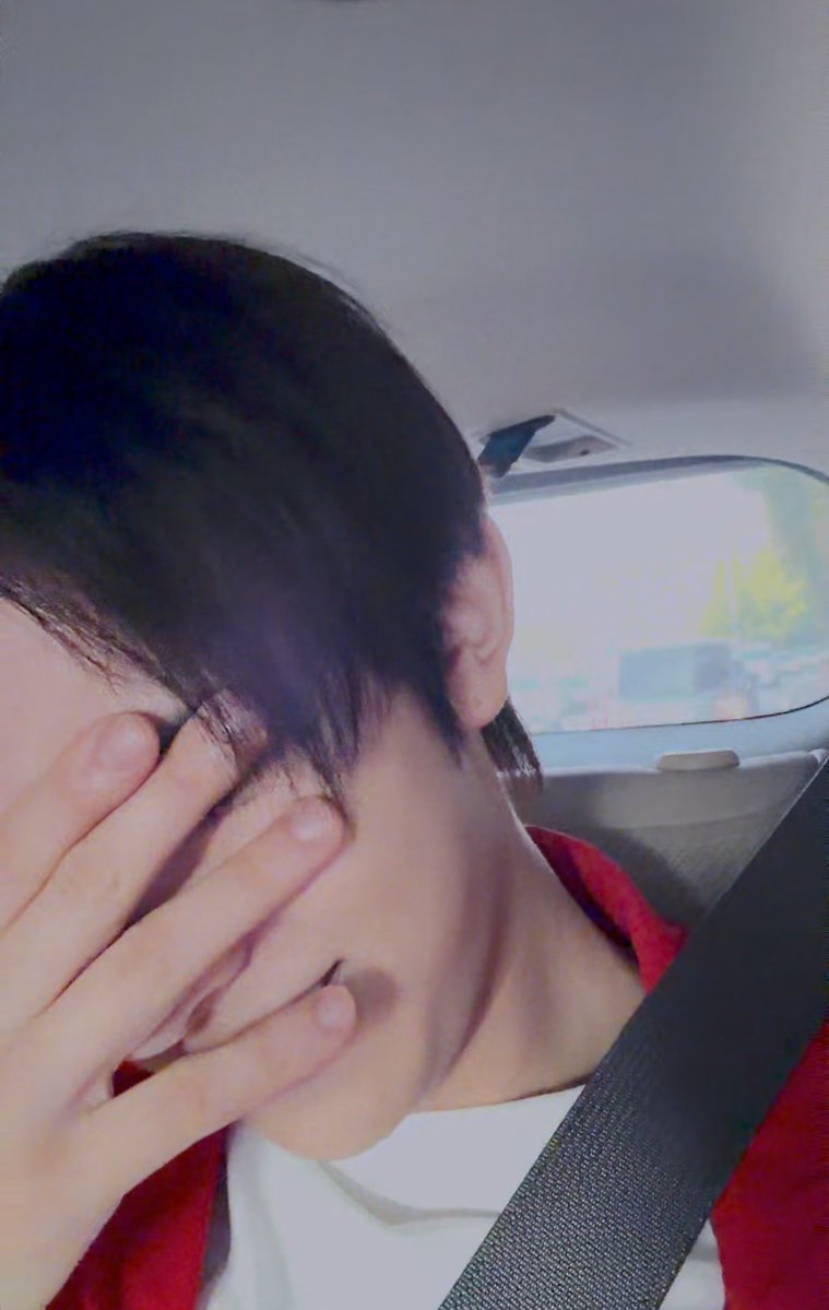 hamgaji's tweet photo. him accidentally turning off his camera and then muting himself back to back i'm smiling like an idiot bdbdbdbfbdfn oh my god he is so so so so cute https://t.co/cmxldfLLfo