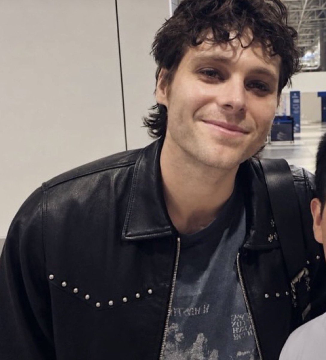 angelonredline's tweet photo. he’s just so precious i can’t https://t.co/ALgplclfaZ