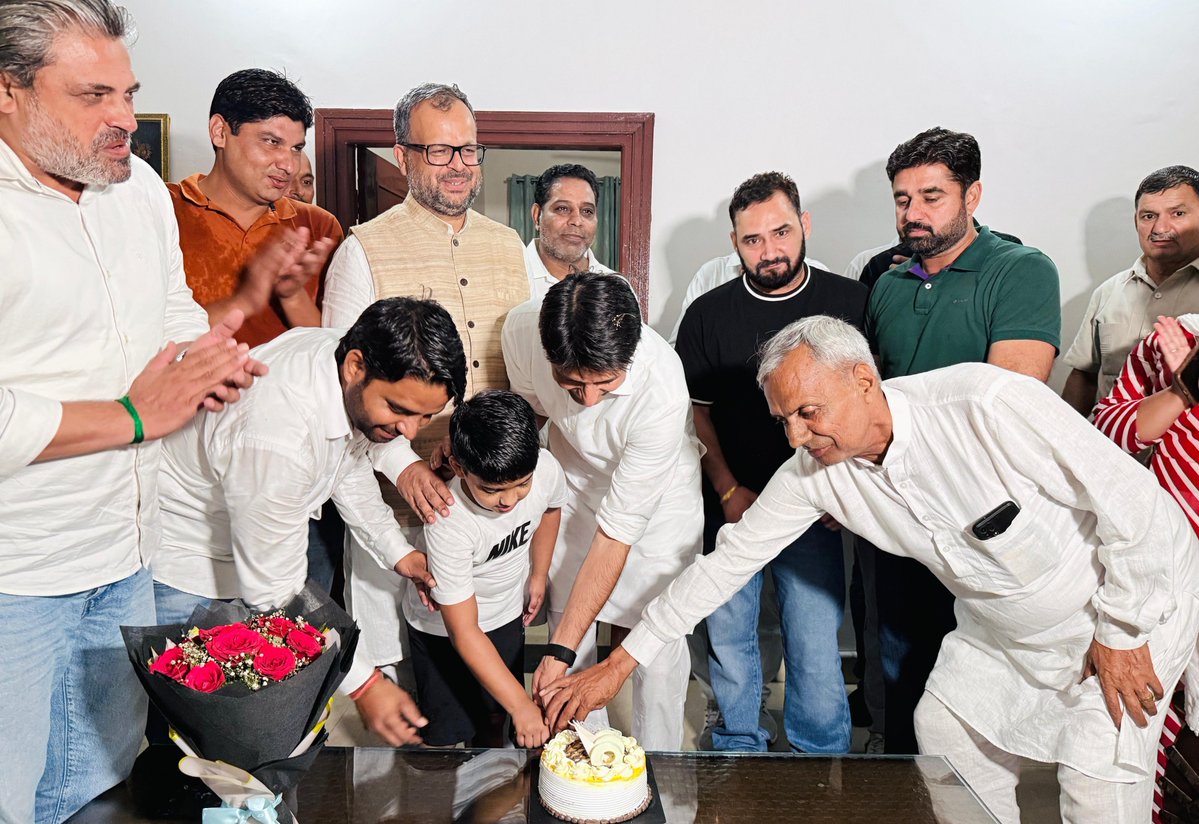 DeependerSHooda's tweet photo. https://t.co/jyoHuDm4dL