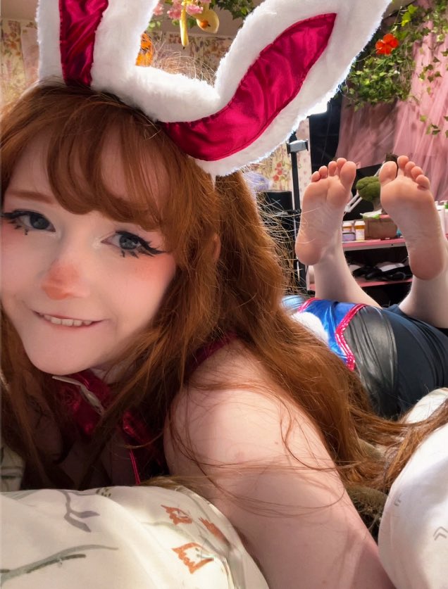 kittyshelbypng's tweet photo. Dva feet https://t.co/RZsIgsVIOE