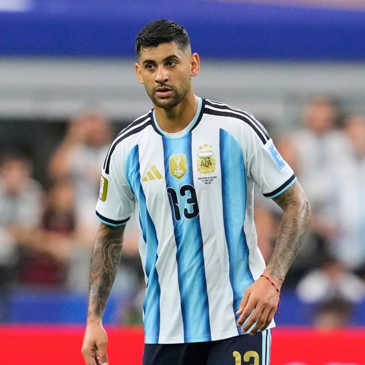 TouchlineX's tweet photo. 🚨 𝗡𝗘𝗪: Lionel Scaloni has confirmed who will be Argentina's new captain:

"Cuti Romero will be the captain, then Dibu Martinez the 2nd captain, and Lautaro will be the 3rd captain." https://t.co/ewF4GNg0mA
