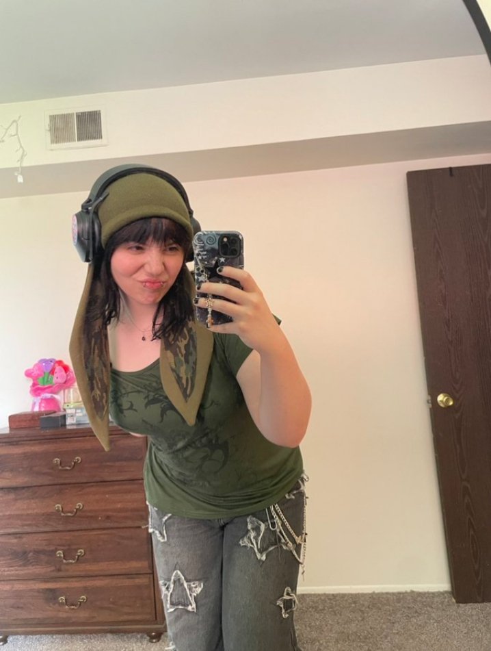 CeceNichol4yri's tweet photo. Just a girl, living in her own little world. 🎀
Learning to love every part of who I am. 💕
Soft heart, pretty soul, strong spirit. ✨
And honestly… I wouldn’t change a thing. 🌸 https://t.co/QaDyzsoRfs