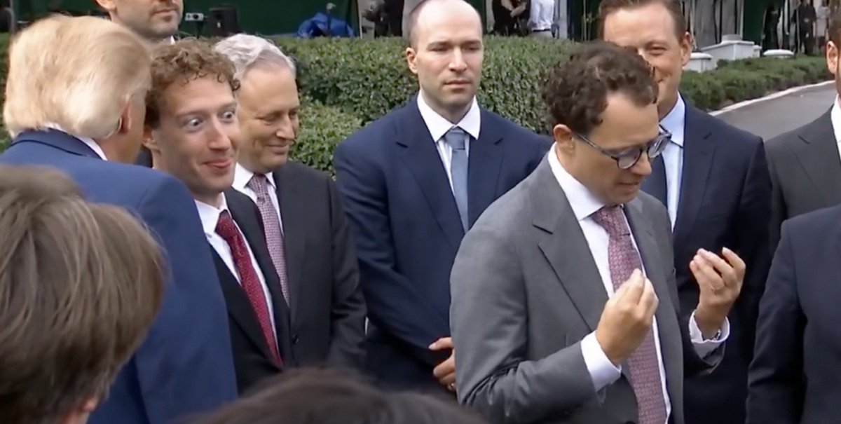 distributedkv's tweet photo. what did zuck see? https://t.co/7f4zs6wHwR