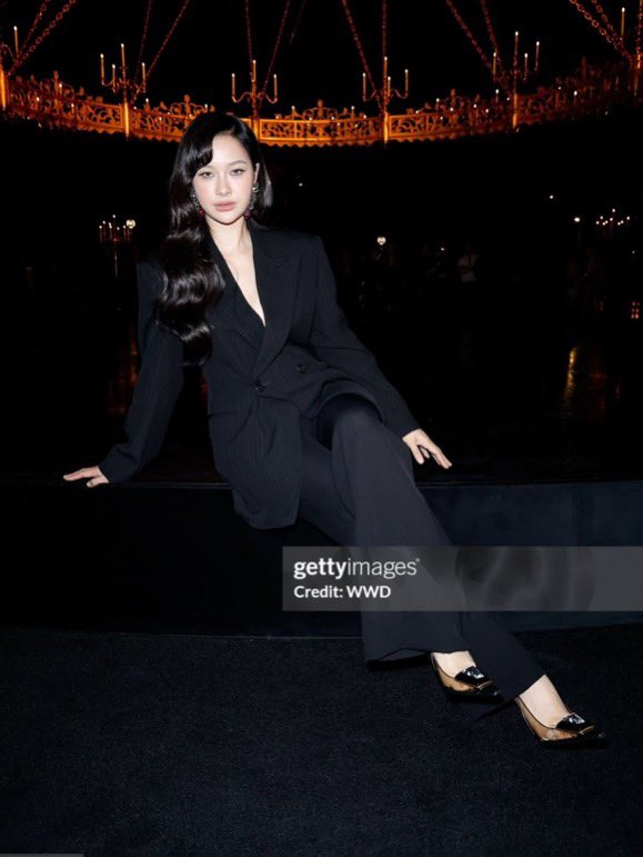 milkfamily__'s tweet photo. กล้อง @GettyImages ก็เอามาดามชีไม่ลงนะคะบอกเลออออ❤️‍🔥 บองชูวเฌอแตมค่ะมาดามวอสเบียน🫪🖤🐈‍⬛

MILK PANSA SHINE PFWSS27
#YSLxMilkPansa
#MilkPansa
#SaintLaurentSS27 #PFW 
#YSL #YvesSaintLaurent
@YSL @panlyyy https://t.co/Cb5sbEAs0R