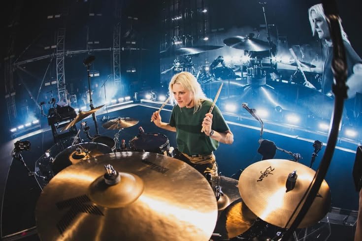 EricTheEmilyFan's tweet photo. Need a song on the next LP album where Emily plays the drums https://t.co/kDADCyI05x