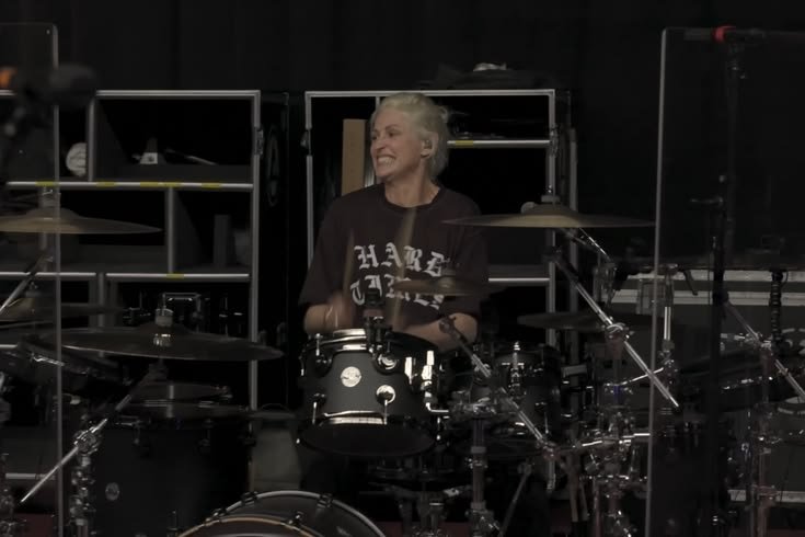 EricTheEmilyFan's tweet photo. Need a song on the next LP album where Emily plays the drums https://t.co/kDADCyI05x