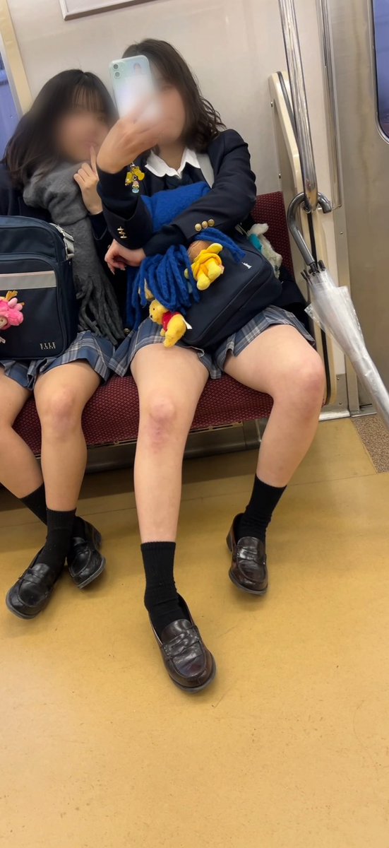 4reall999's tweet photo. #足フェチ　#靴下　#靴下フェチ https://t.co/CPZP76UFgH