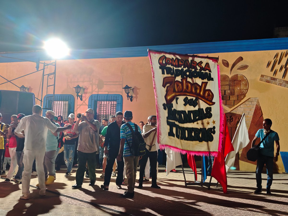 LorenzoOsbel's tweet photo. Historia, cultura y tradición se dieron cita en la gala homenaje por el 230 aniversario de la ciudad de #LasTunas. 
Muchas felicidades bella ciudad! #PorLasTunasLaVictoria #SíSePuede https://t.co/zVeV1YiltZ