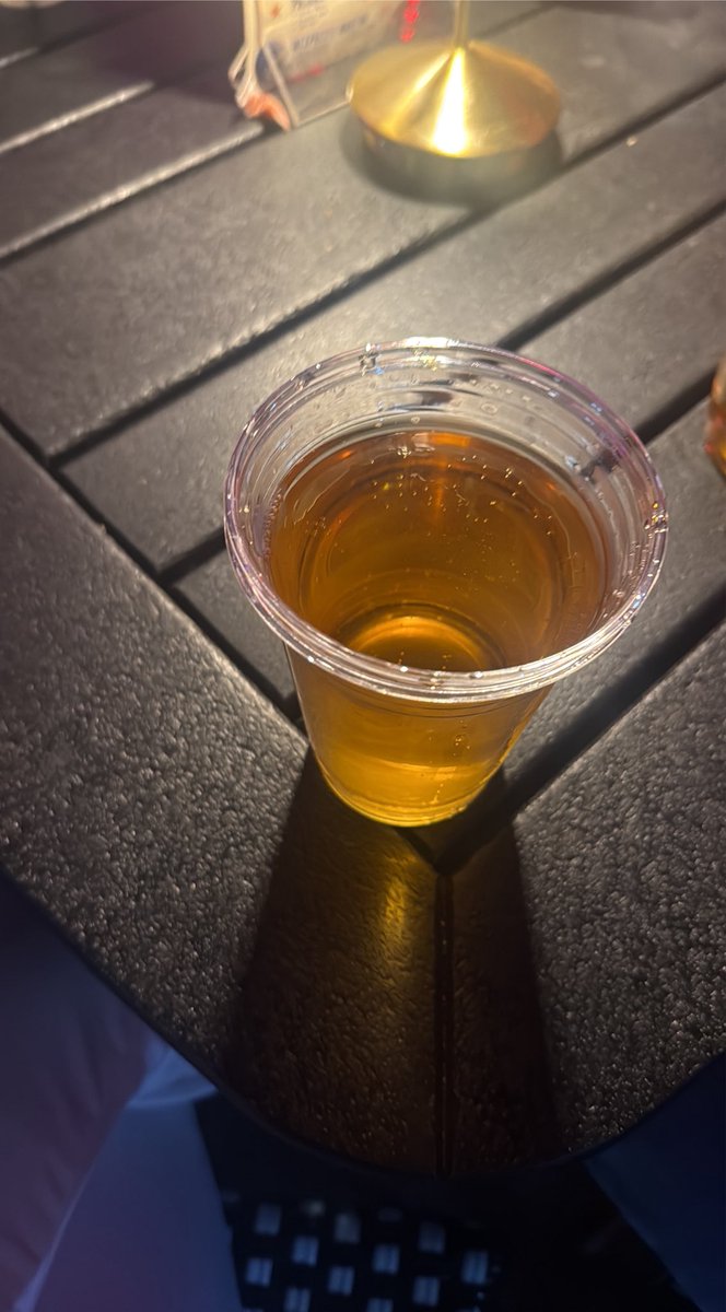 ladyglittershat's tweet photo. No man can beat an ice cold draft😮‍💨 one of yall prove me wrong 🫵🏻 https://t.co/uEwrEqtENW