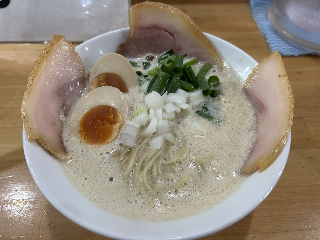 kgg_aka's tweet photo. 地元で唯一美味しい店の鶏パイパンラーメン https://t.co/F8UCG1esTk
