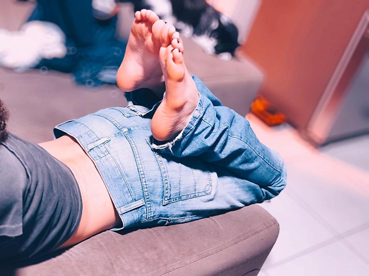 hotloser__'s tweet photo. gosta de ver meus pezinhos? #feet #solas #pés https://t.co/uqx9KyvnWV