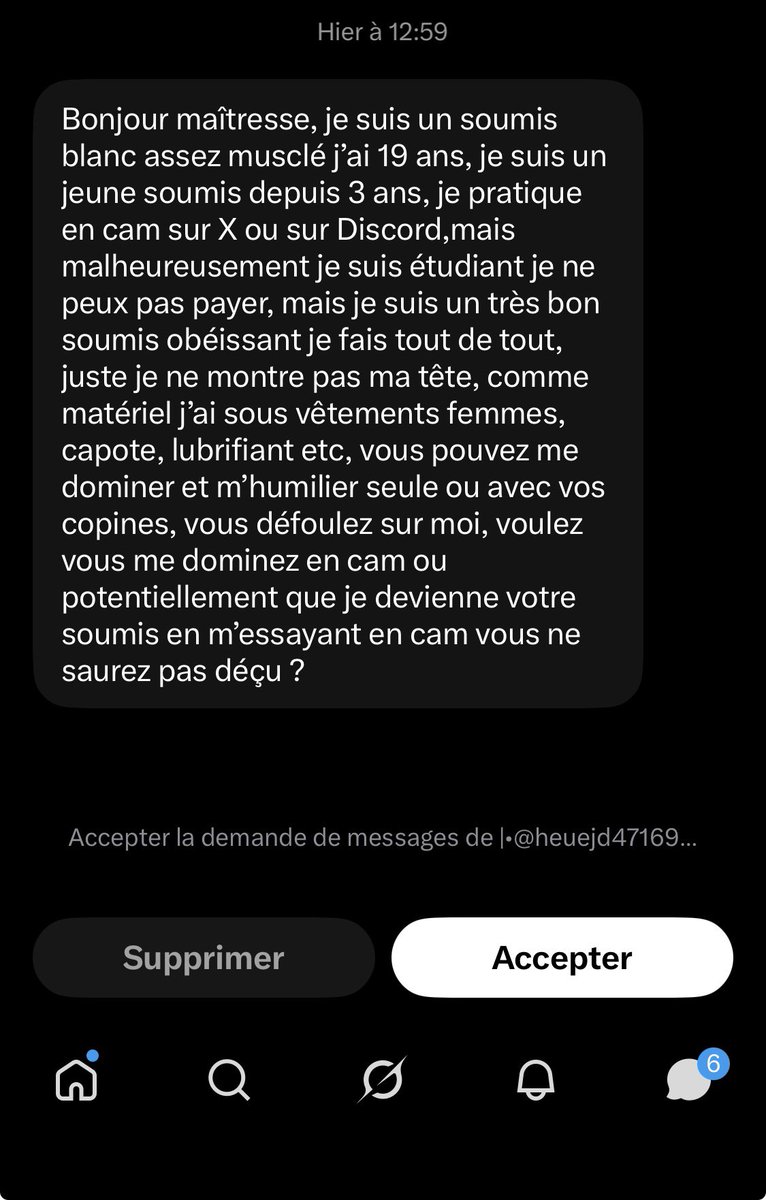 bailaa6670's tweet photo. Vous servez à quoi si vous payer pas mdrrrrrr 
#soumi #paye #money #soumi https://t.co/Qifils1en7