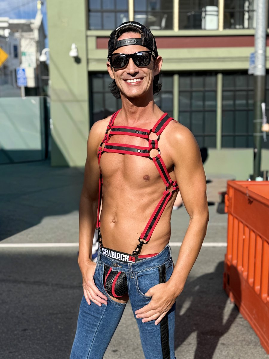 ActuallyEmerson's tweet photo. Folsom fits! https://t.co/2rhoiXQjkJ