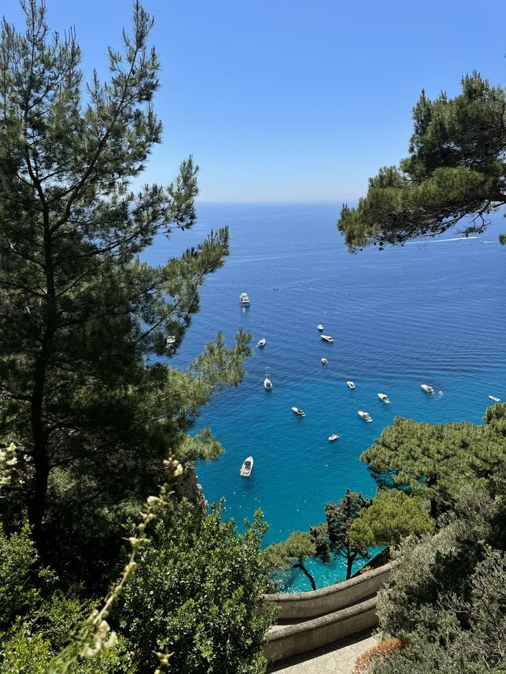 echoesofworld's tweet photo. Capri, Italy https://t.co/RPWvafFwy2