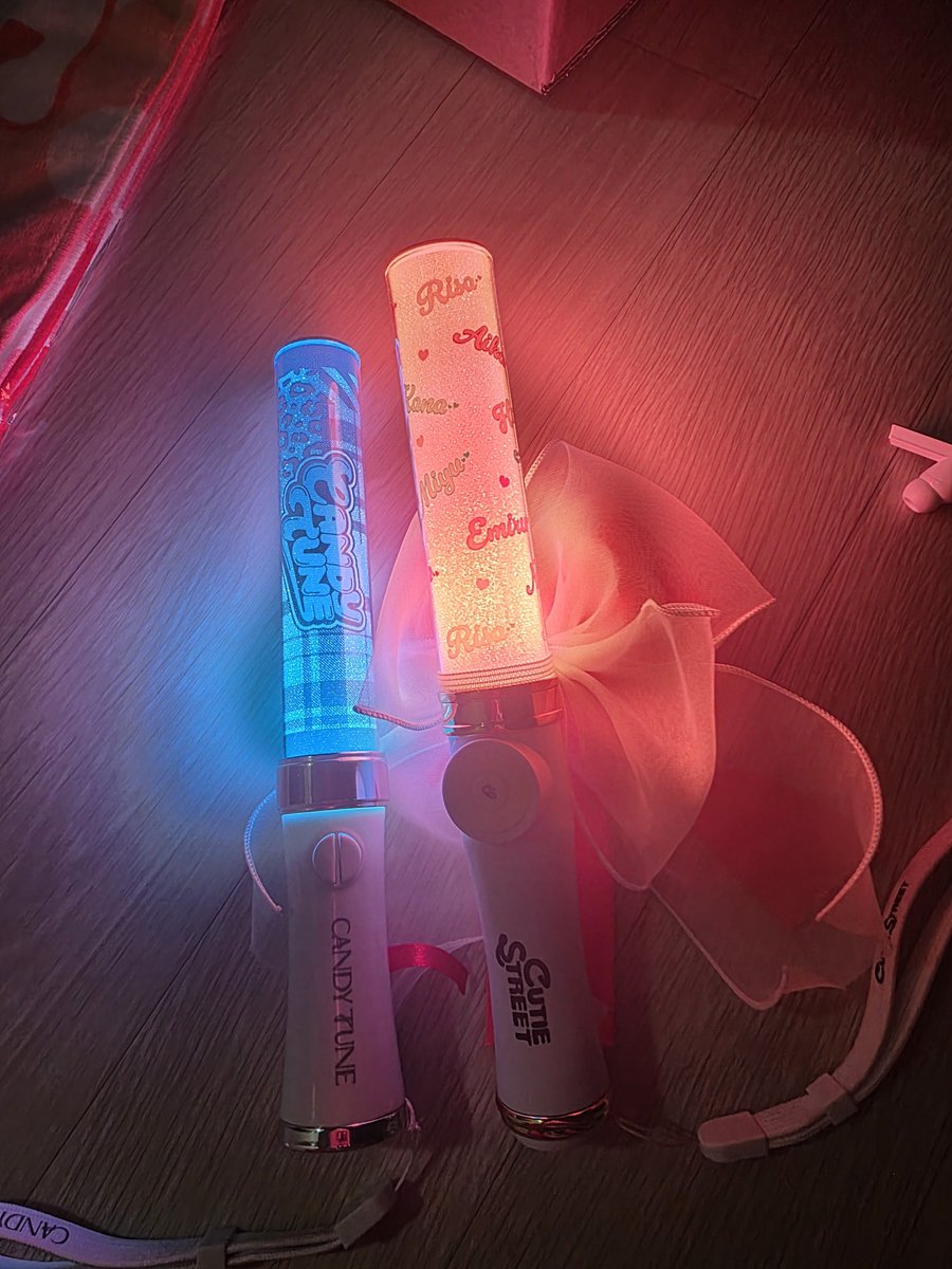 JungGaeul__'s tweet photo. 진짜 원더리벳 기다려랏 사줘에서 구매한거 옴  큐스토봉이랑 캔츄 봉이랑 같이 키니까 이쁘다..
#원더리벳 #캔디튠 #CANDYTUNE
#キャンディチューン https://t.co/ZPhcLZlPXL