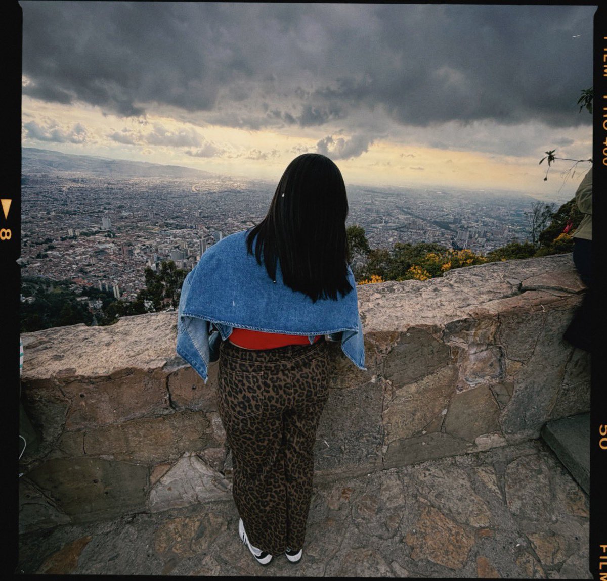 _km0113's tweet photo. No desaprovechen la oportunidad de subir a Monserrate, la vista es demasiado hermosa 🥺✨ Vale muchísimo la pena. https://t.co/gR5tccciHL