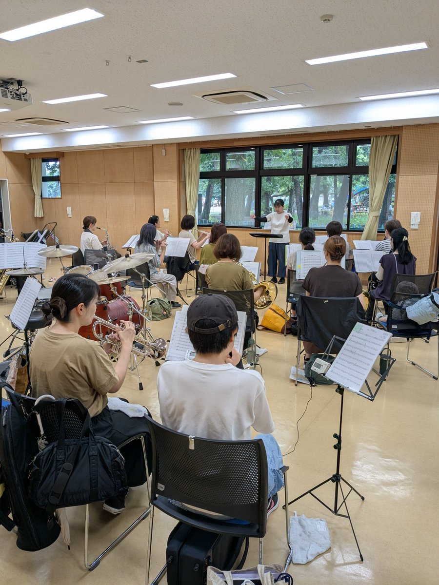 kaedenoko_'s tweet photo. 9/15の練習風景です♪

11月の訪問演奏にむけ

♪スーパーマリオブラザーズ
♪ライラック
♪名探偵コナンのテーマ
♪カレーライスのうた

を練習しました

お子さまタイムは絵本の読み聞かせでした

楓の子マザーズバンドでは一緒に活動してくれるメンバーを募集中です
ぜひ見学体験お待ちしています https://t.co/kXBaMjN2LM