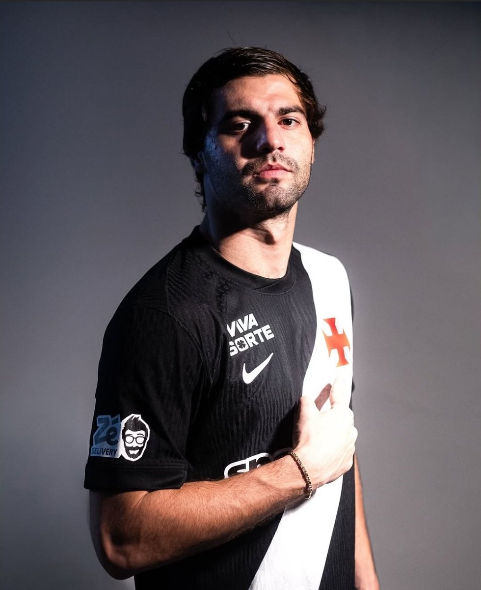 MedioRiver's tweet photo. “Facundo (Colidio) es HINCHA de RIVER. TODOS los DÍAS le pregunta al director deportivo SI PUEDE JUGAR CONTRA BOCA, pero CONMEBOL no lo permite".

Santiago Sosa. https://t.co/PTmZERtRJW