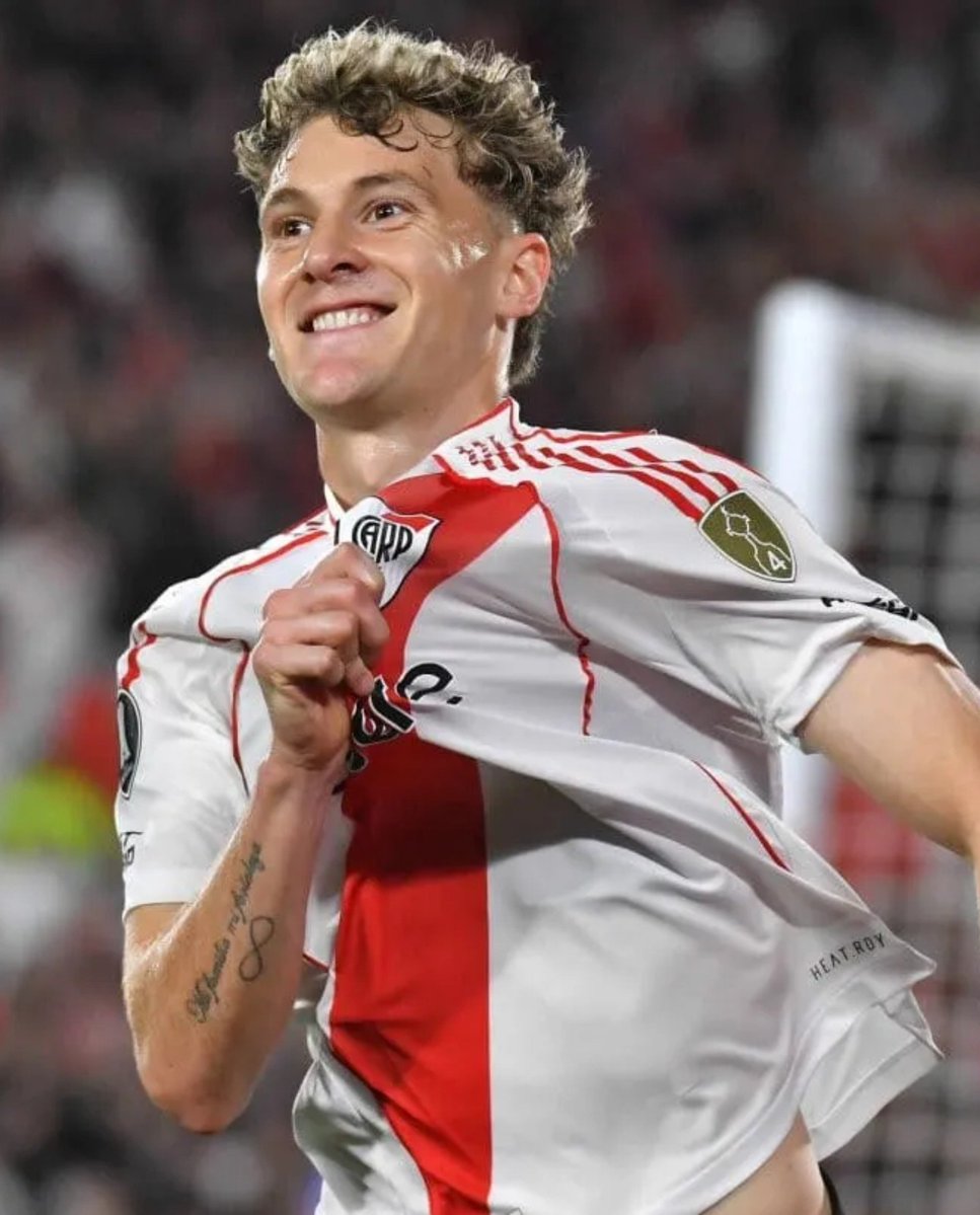 MedioRiver's tweet photo. “Facundo (Colidio) es HINCHA de RIVER. TODOS los DÍAS le pregunta al director deportivo SI PUEDE JUGAR CONTRA BOCA, pero CONMEBOL no lo permite".

Santiago Sosa. https://t.co/PTmZERtRJW