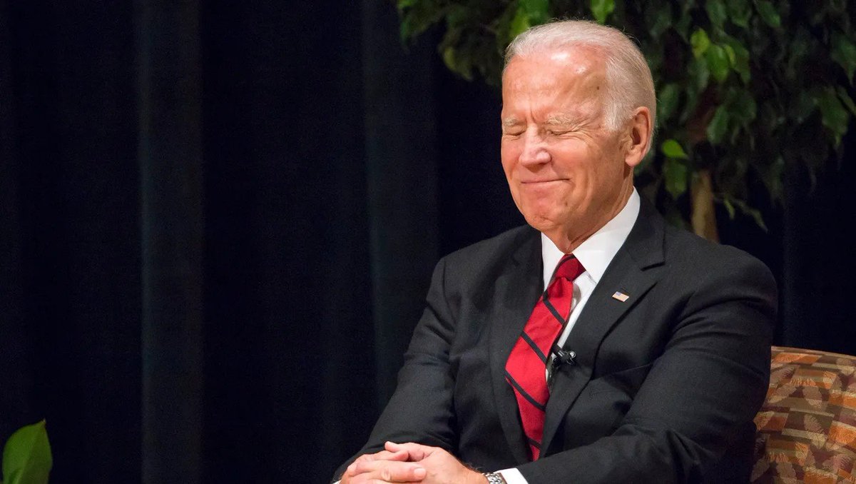 PpollingNumbers's tweet photo. Who had a better economy 

🔵 Biden 53%
🔴 Trump 47%

Independent voters 
🔵 Biden 61%
🔴 Trump 39%

Harvard #B - RV - 9/28 https://t.co/m7u9Wduc4p