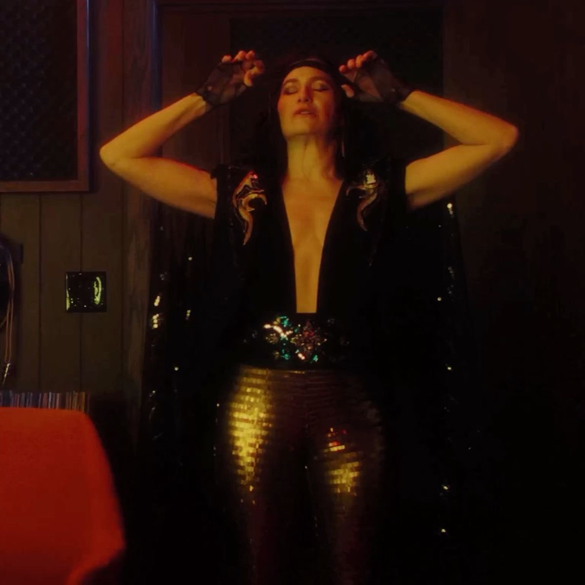 ohmissgill's tweet photo. we don’t talk about this outfit nearly enough https://t.co/x1plfZd3Ro