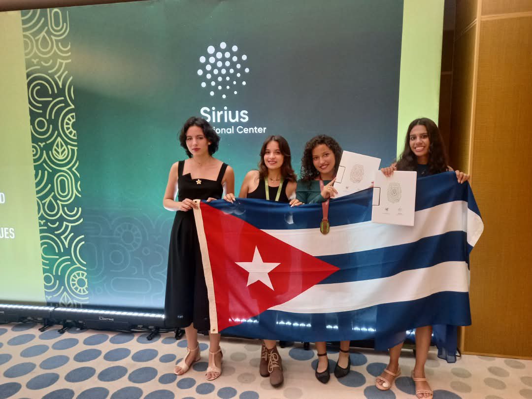 CubaMined's tweet photo. 🌍 III Olimpiada Internacional de Cambio Climático y Ecología en Sochi reunió a 14 países. 🇨🇺 destacó: 🥉 Erika Cobas, 🎖️ Anabel Mantilla, 👏 Helen Díaz y Sofía Martínez. #Sirius #Cuba #Ecología #CambioClimático https://t.co/pEoLn61yhI