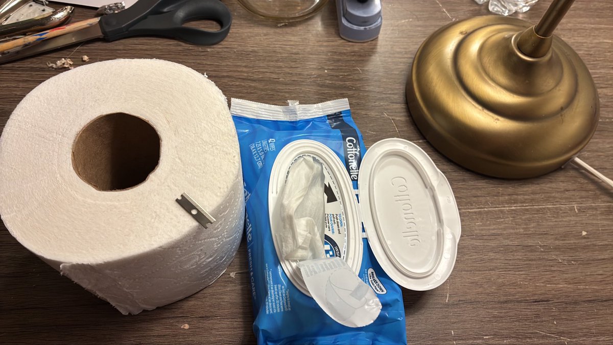 anonymous728365's tweet photo. rate the setup https://t.co/1RWx4RR4xe