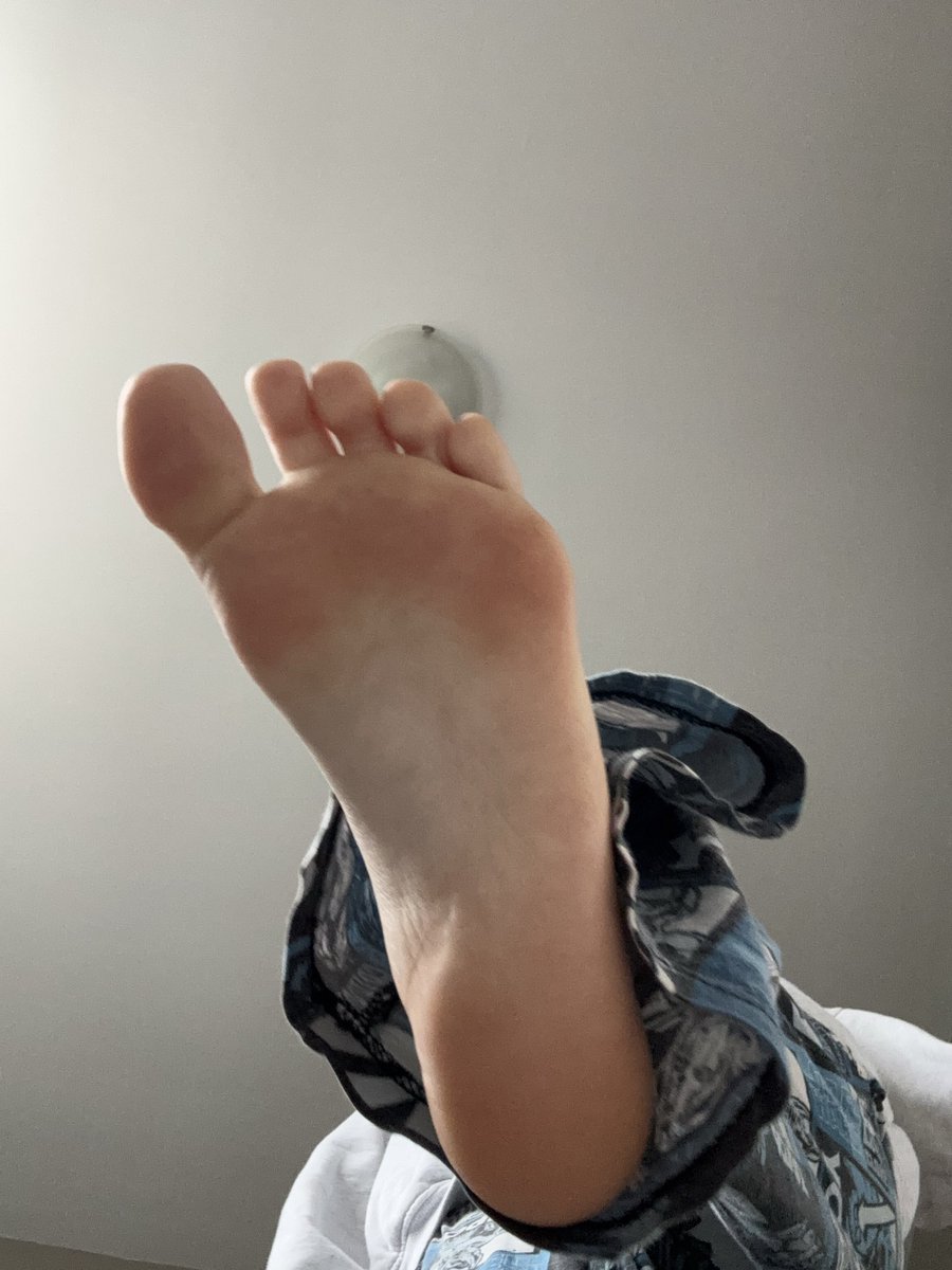 youpayraya's tweet photo. Your POV when I crush you like a bug after taking everything in your bank account. Sorry not sorry 😂

#findom #giantess https://t.co/nWyzpDL8HB