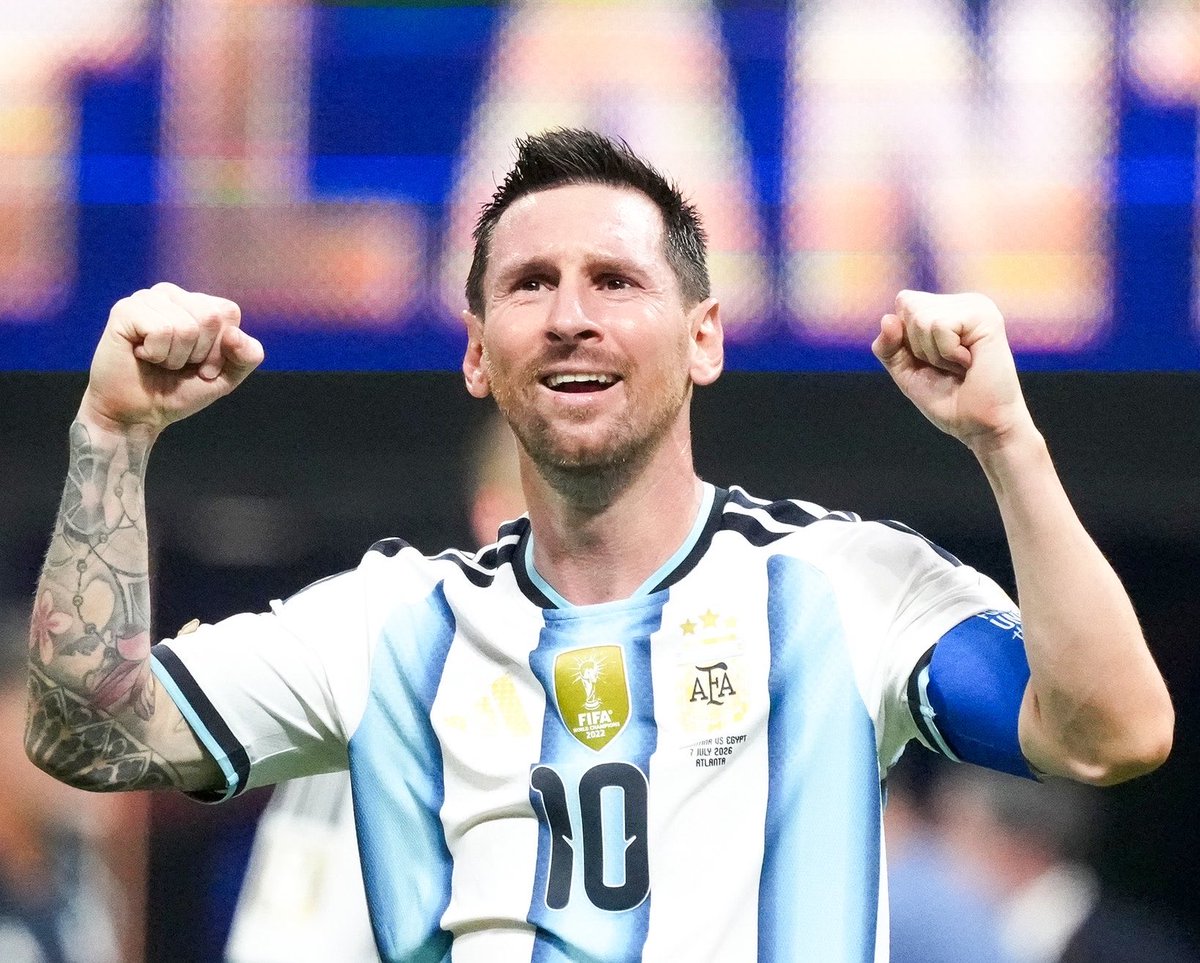 FabrizioRomano's tweet photo. 🚨🇦🇷 Lionel Scaloni on plan for Leo Messi: “For sure Messi is expected to join the camp on Sunday after the game against Burkina Faso”.

“If he wants to play on 3rd October too, no problem!”. https://t.co/ldWPgdsm7R