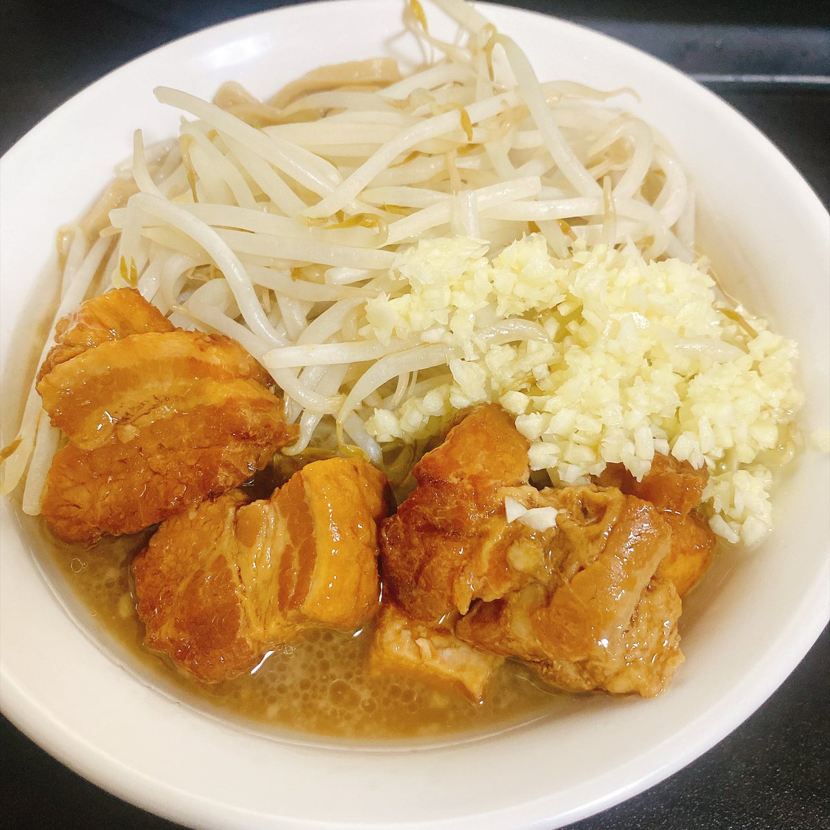 recarry_iwaki's tweet photo. おはようございます🦁

休みの日はニンニク増し増しで家二郎です🍜

今日も9時から営業です🛞
今週もよろしくどうぞ

#タイヤホイール買取 #いわき　#高価買取
#アルミホイール #鉄チン #スチールホイール  #北茨城 ＃広野町 #高萩 https://t.co/ZhNQ162wLA