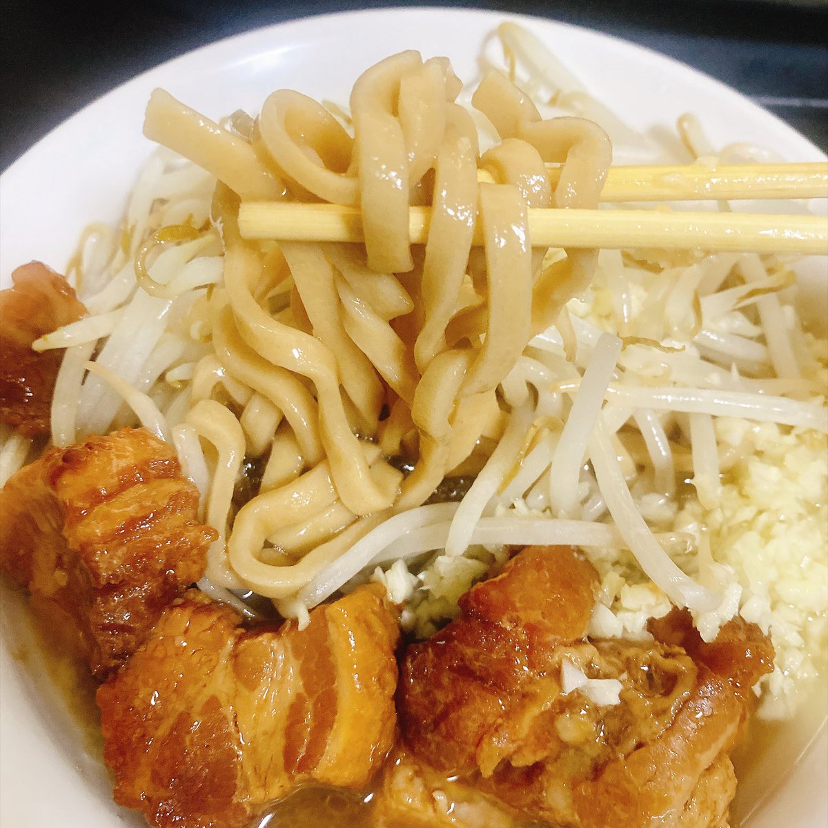 recarry_iwaki's tweet photo. おはようございます🦁

休みの日はニンニク増し増しで家二郎です🍜

今日も9時から営業です🛞
今週もよろしくどうぞ

#タイヤホイール買取 #いわき　#高価買取
#アルミホイール #鉄チン #スチールホイール  #北茨城 ＃広野町 #高萩 https://t.co/ZhNQ162wLA