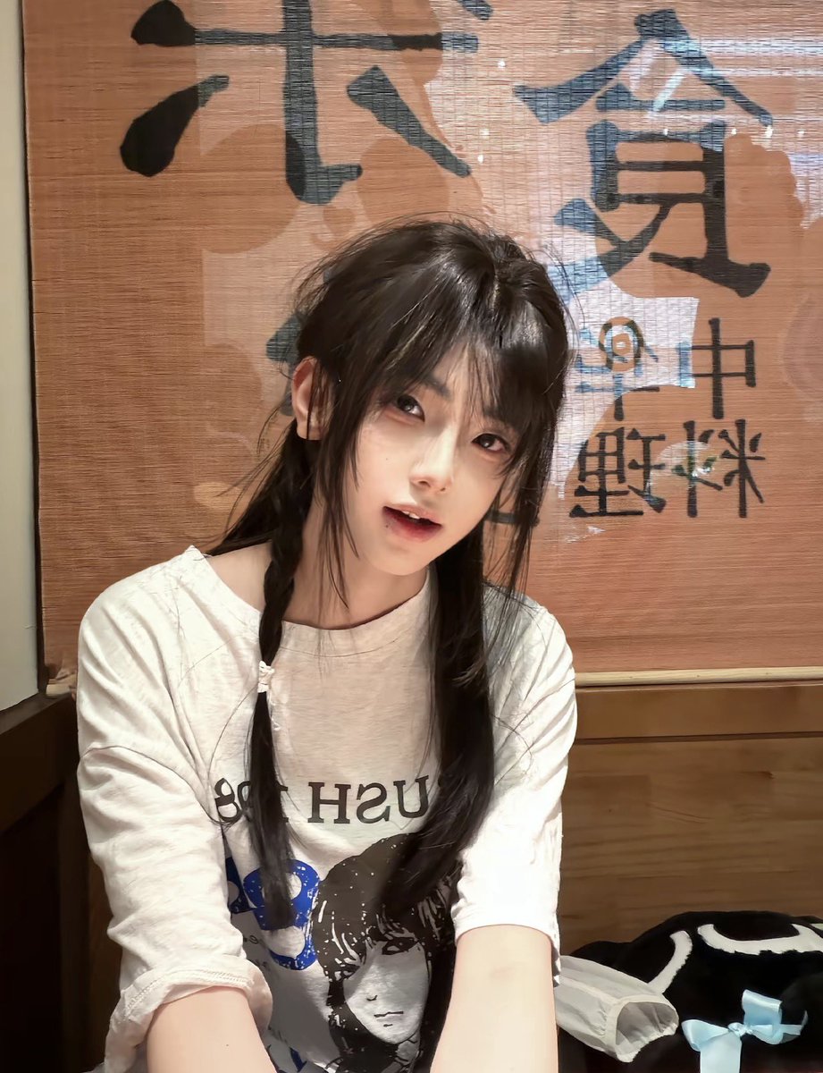 vitametallica's tweet photo. 我喜欢那种留女孩发型的长发男。男孩发型的长发男看起来更男了一点也不可爱…就比如说i prefer 2 （图源我忘了私推搬运下… https://t.co/NkAPcVsG0d