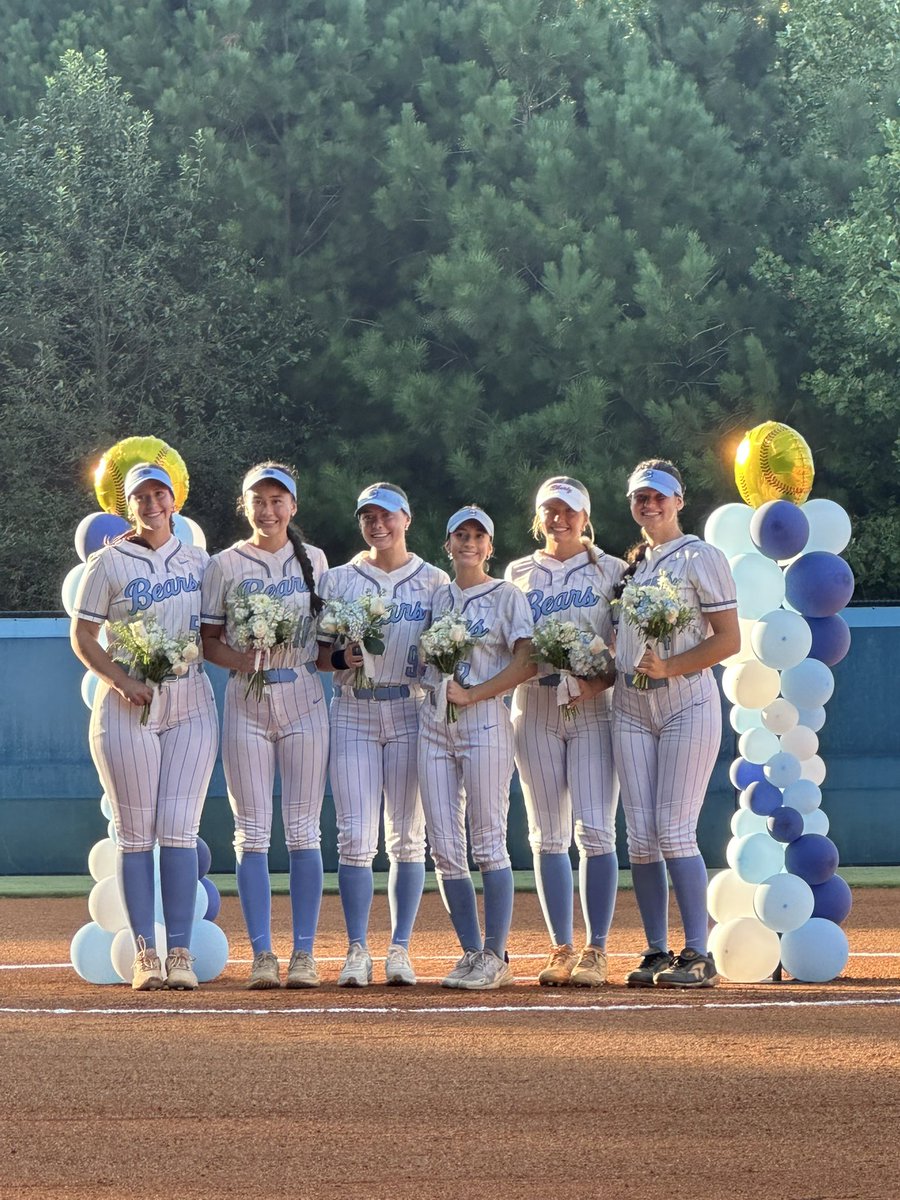 Cambridge_AD's tweet photo. Seniors lead us to another region win over Hooch! So proud of this outstanding group of young women!
Lots of work to do @CambridgeLBFP 
🥎🐻🥎🩵 https://t.co/UV4tvz727c