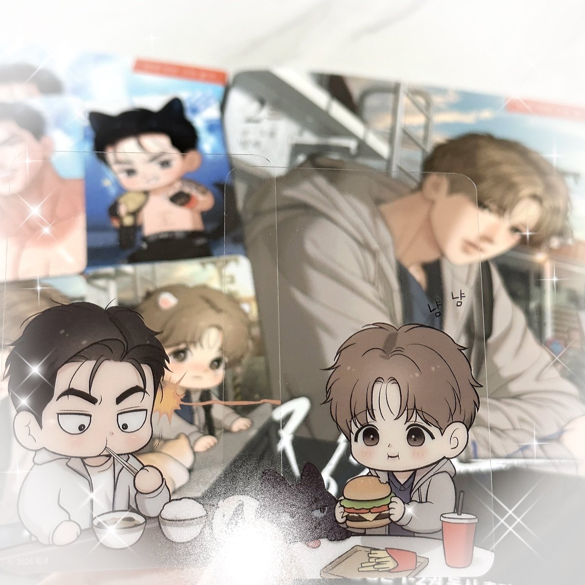 nunu_q7's tweet photo. 감사합니다 너무 예뻐요 (ᵒ̴̶̷᷄﹏ᵒ̴̶̷᷅)b✨✨
이걸 어뜨케 안 사는데.. 어떻게 구매를 안 하는데
너무 귀여워요.... 냠냠재경단♡ .ᐟ.ᐟ
드디어 전부 내 손으로 들어오다...🫰❤️

#징크스단행본 #재이미샵 https://t.co/I7ydNBGog3