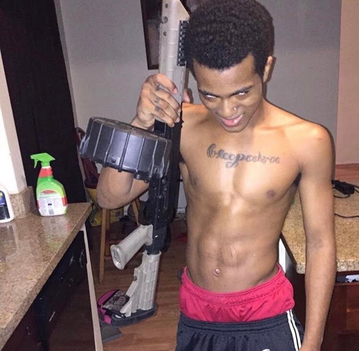 snownscattered's tweet photo. Iconic photo of XXXTentacion from 11 years ago today https://t.co/aNr1fDmcDl