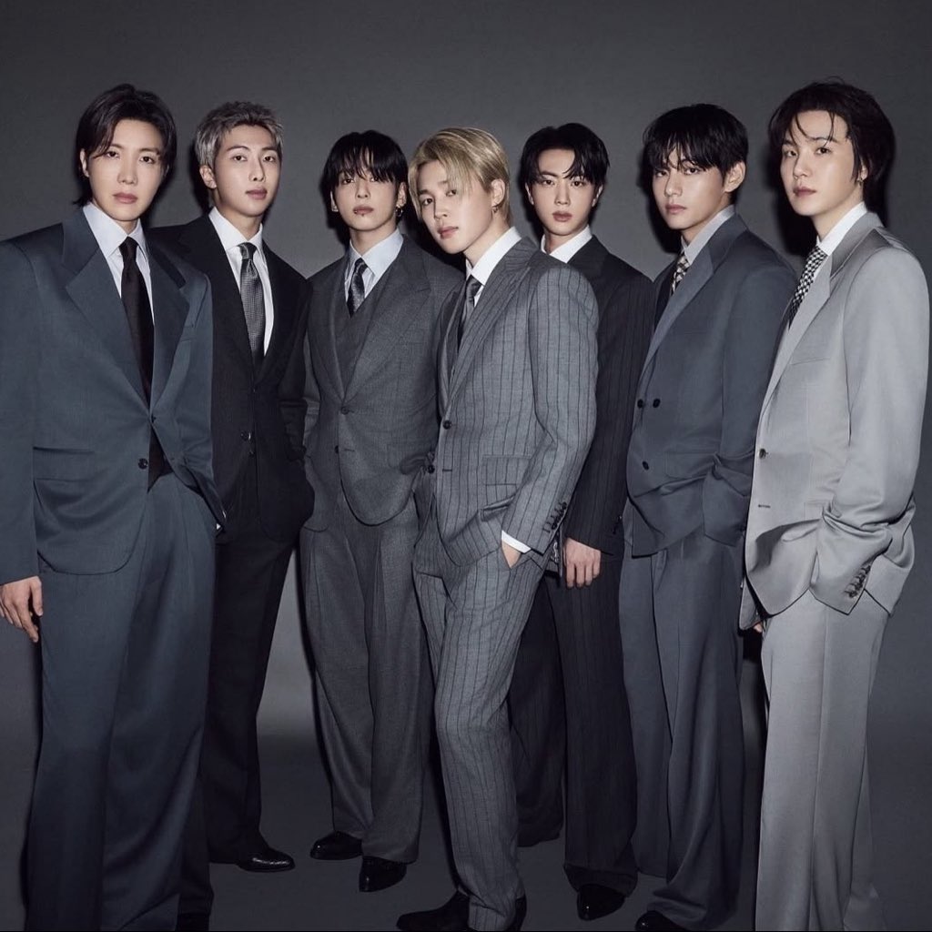 updatecharts's tweet photo. HISTÓRICO! BTS quebra recorde anual de streams por qualquer grupo no Spotify, totalizando 9.38 BILHÕES de streams, faltando 3 meses para encerrar a contagem anual. https://t.co/XJHTrnXEp0