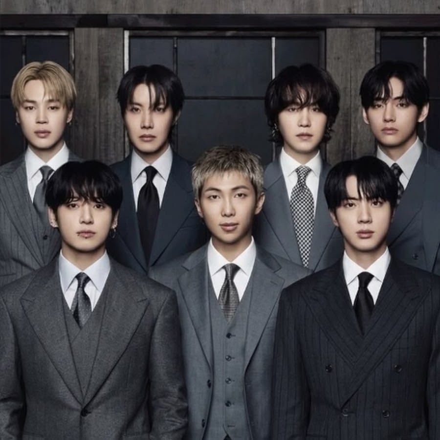 updatecharts's tweet photo. HISTÓRICO! BTS quebra recorde anual de streams por qualquer grupo no Spotify, totalizando 9.38 BILHÕES de streams, faltando 3 meses para encerrar a contagem anual. https://t.co/XJHTrnXEp0